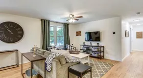 The Carriage House at King's Crossing - Image 2