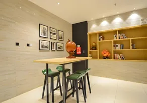 City Comfort Inn Jingzhou Greenland Overseas Beach Wuyue Plaza - Image 2