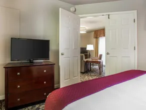 Atlanta Buckhead Village North - Image 3