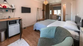 Galo Preto - Sintra Guesthouse - Image 2