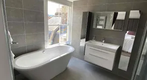 Bath Roof Terrace Apartment, City Centre, Sleeps up to 8 - Image 2