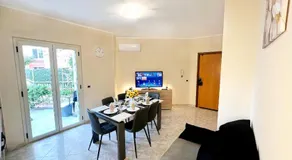 L' Antico Scoglio Appartamenti comfort Nocera Terinese Scalo - Fino a 11 Ospiti - Piscina - Navetta Aeroporto-Stazione & Multi-Destinazioni - Spiaggia a 300mt - Giardino e Zona pranzo all'aperto - WiFi & SmartTV - Aria Condizionata - Image 2