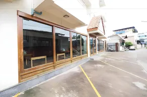 Fah Place Hotel - Image 4