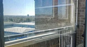 Bright & Modern Flat with Skyline Views - Image 3