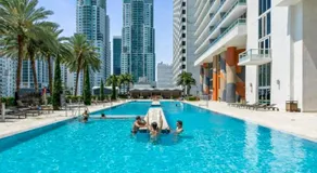 Luxury Building with Ocean Views in Downtown - Image 4