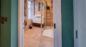 Apartamento vacacional con jacuzzi | Vistas al río - Image 3