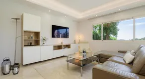 Private heatable infinity pool with sea views in La Mairena, Marbella - Image 2