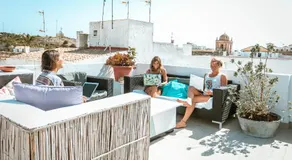 La Cocotera Boutique Hostel & Coworking - Image 2