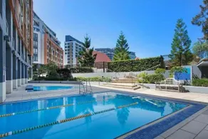 Wolli Creek Entire 2-Bedroom apartment with 2 bathrooms - Image 4