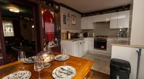Quidditch Quarters Themed Property - Image 5