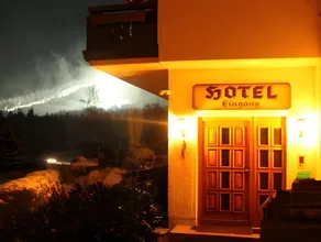 Hotel Schäfflerhof - Image 2