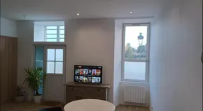 Superbe 2 pièces refait à neuf idéalement situé - Image 2