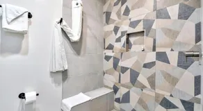 Royal Hawaiian Inn - Mid City, Los Angeles - Image 3