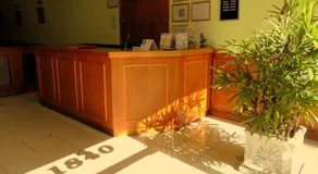Gran Hotel Oriental - Image 1