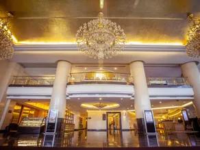 Wuhan Premier Mayflowers Hotel - Image 2