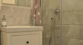 CAMERA e BAGNO PRIVATO a 3 minuti dalla Stazione - Image 2
