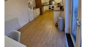Quiet and professional friendly - Image 5