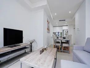 Mascot408 Brand New 2 BR unit +2 Free Park - Image 2