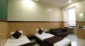 Hotel Ripon Palace - Image 2