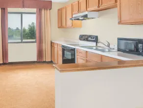 Super 8 by Wyndham Marshalltown - Image 3