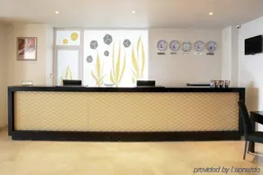 Best Western Plus Liberte Hotel - Image 4