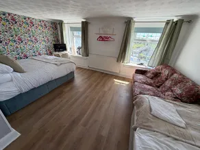OYO Princetown Lodge, Near Brecon Beacons & Bike Park Wales, Free Parking - Image 2