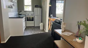 Golden Leaf Apartments - Image 3