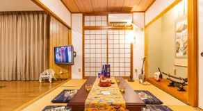 沖縄の昔ながらの雰囲気を満喫できる広々とした宿 - Image 2