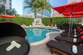 Red South Beach Hotel - Image 4