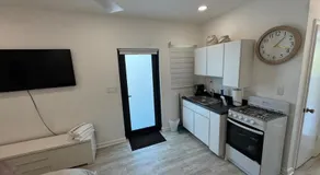 Central location - Image 3