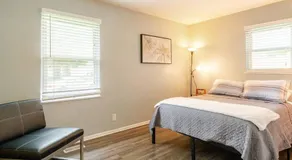 Private Ranch- Entire Home - Hot Tub - Pets & Kids Welcome - King Bed - Fenced Backyard - Free WiFi - Image 2