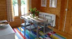 Spacious Garden Lodge at The Chestnuts, Norfolk - Image 5