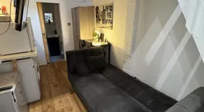 Room 3 minute drive from Luton Airport - Image 4
