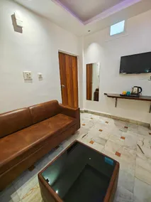 Hotel Ashoka International - Image 5