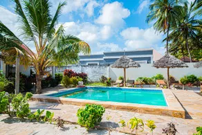 Sea Front Villa - Image 2