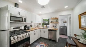 Next to Expo, 5 beds, Hot-tub, corn hole, pets! - Image 3