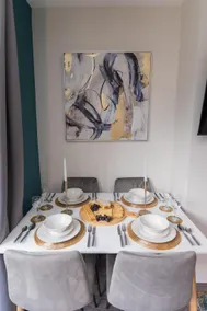 Luxury 5BR, 2BA Stay | Quiet & Free Parking - Image 3