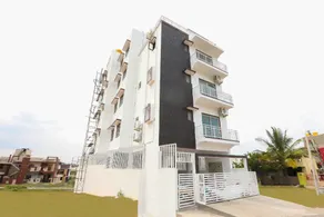 OYO Krish Lakeside Comforts - Image 4
