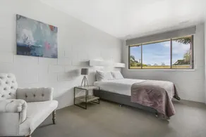 Hybiscus Waterfront Apartments - Image 2