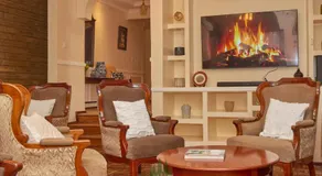 Pinetree Gardens Residence - Image 3