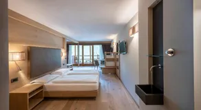 Design & Suite Hotel Ciarnadoi - Image 2