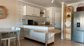 Waterfront 2 Bedroom Apartment - Image 4