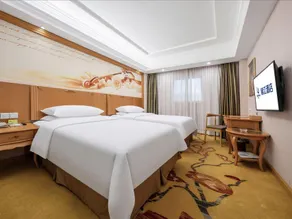 Vienna Hotel Guangdong Huidong Herung Pedestrian Street - Image 3