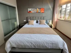 Yueman Xilou Theme Inn - Image 4