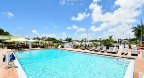 Sarasota Cay Club #612 - Heated Pool, Bunk Beds, Huge TV, Tiki Bar, More! - Image 3