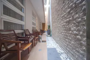 Life Emerald Hotel Surabaya - Image 5