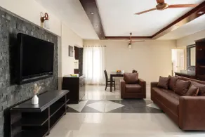 Charming Apartment In Kochi | Marine Drive - Image 2