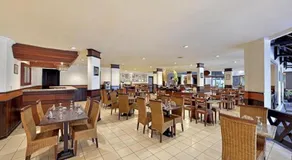 Grand Whiz Hotel Trawas Mojokerto - Image 5