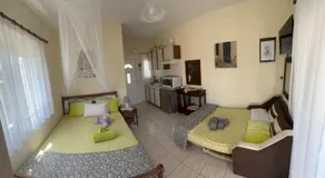 Lia's Beach House - Image 2