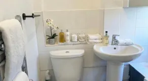 Double room 6 minute walk from Herne Bay Beach - Image 5